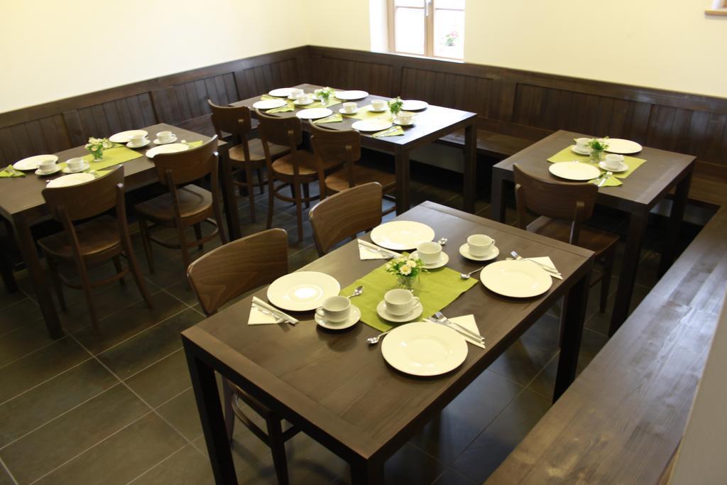 Smrekarjeva Domacija Farm stay *