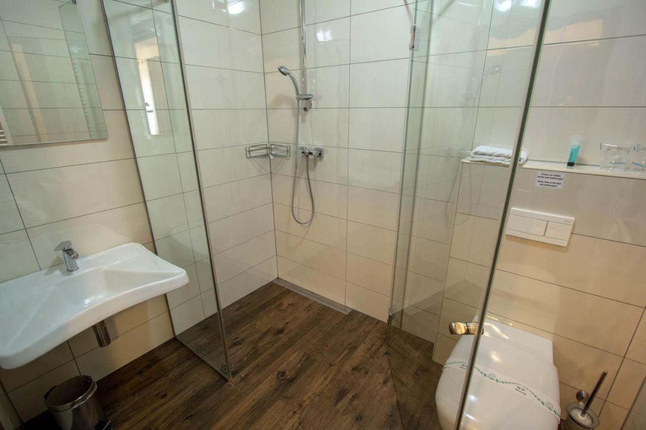 Smrekarjeva Domacija Farm stay Postojna